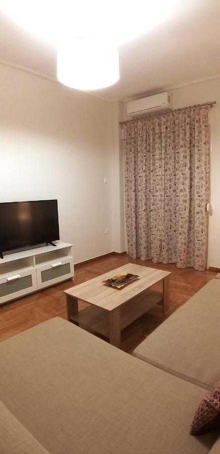 Modern Home, 6' From The Metro Athens